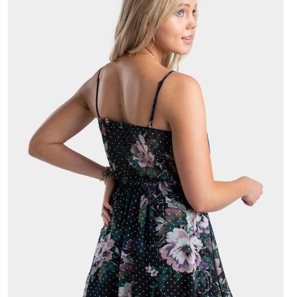 NWT Francesca’s Floral Mini Dress Size Medium - Picture 3 of 3